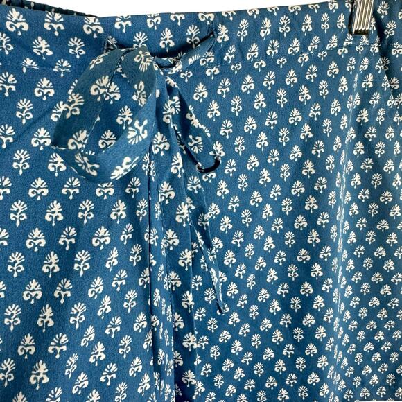 Haute Hippie Blue White Drawstring Waist Lightweight Satin Pajama Shorts Size M - Picture 4 of 7